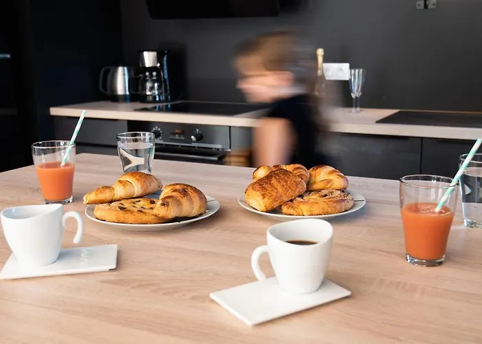 Le Loft De La Tour Pinte شقة قرقشونه